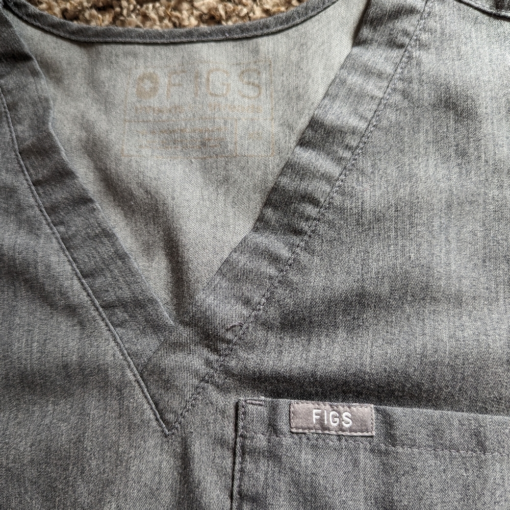 Figs Scrub Top